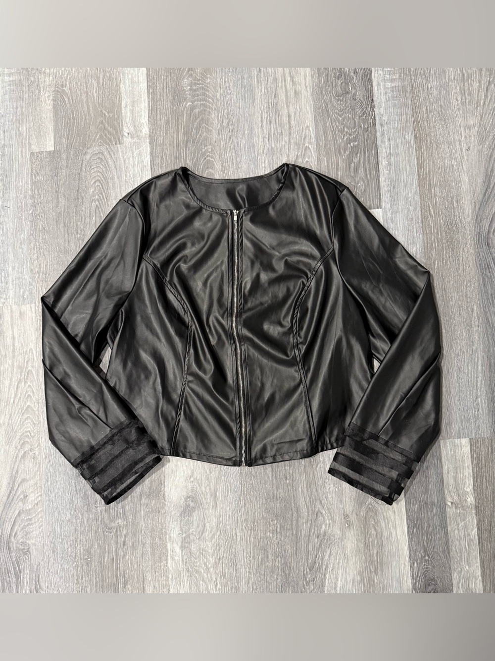 Zitlo Black Faux Leather Cropped Full Zip Jacket with Mesh Trimmed Cuffs XL